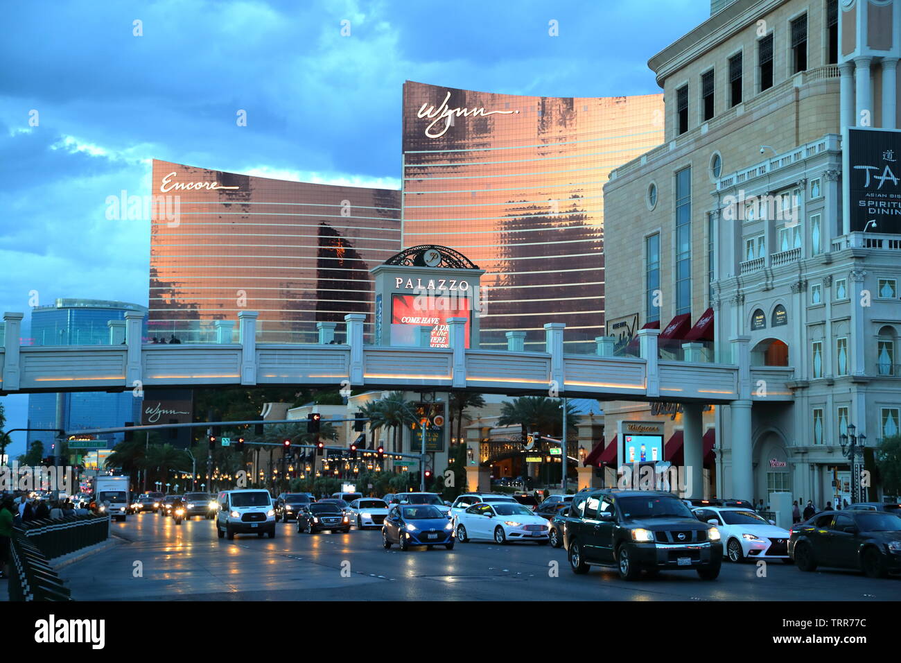 The Wynn and Encore hotel and casino in the evening in Las Vegas, Nevada, USA Stock Photo