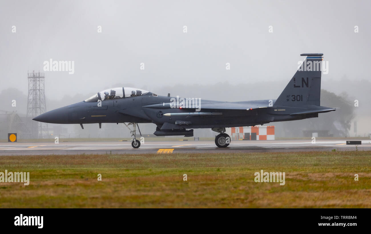 F 15 Taxis High Resolution Stock Photography and Images - Alamy