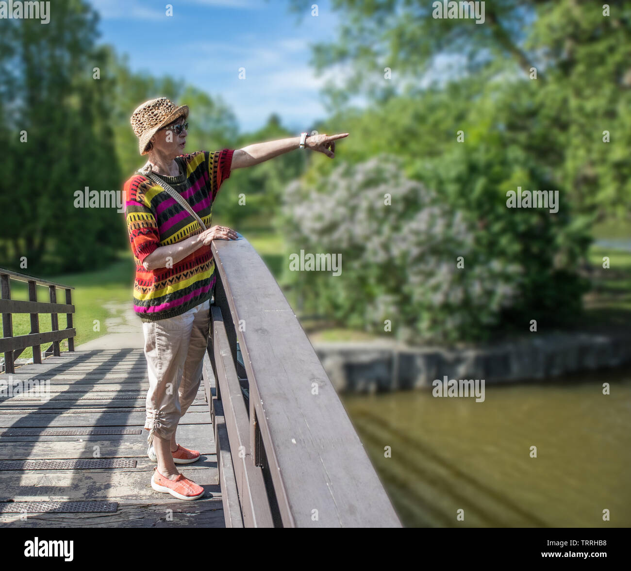 Bridge of straw hi-res stock photography and images - Alamy