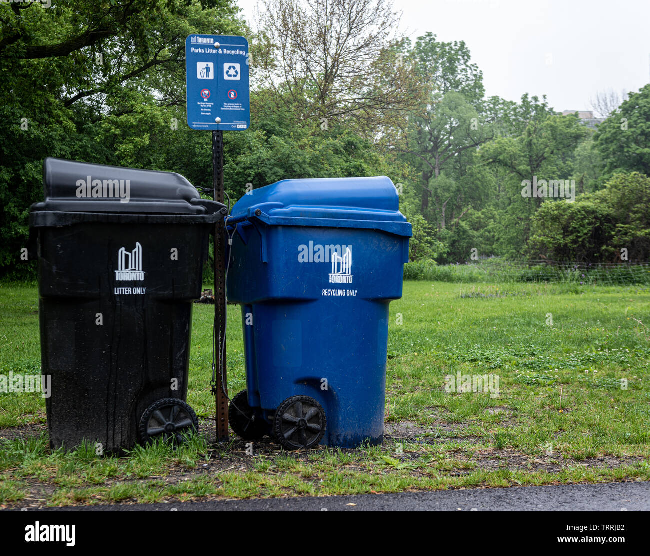 Toronto recycling bin park hires stock photography and images Alamy