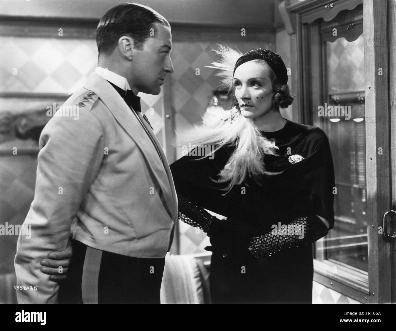 Marlene Dietrich And Clive Brook In Shanghai Express 1932 Director Josef Von Sternberg Paramount Pictures Stock Photo Alamy