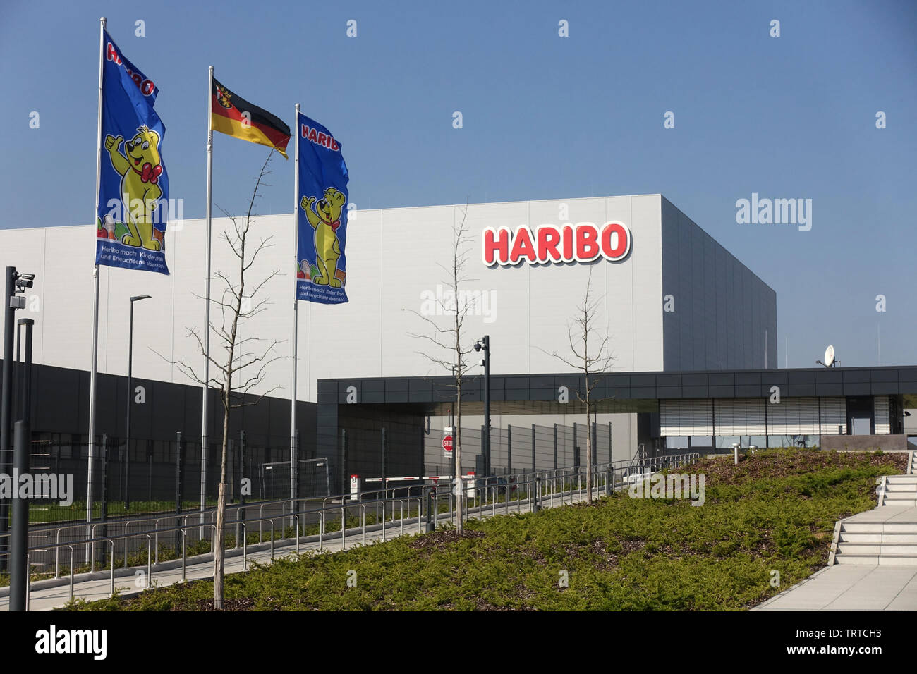 neue  Hauptverwaltung und Produktionsstätte der HARIBO GmbH & CoKG, Europas größtem Süsswarenhersteller, Grafschaft, Rheinland-Pfalz, Deutschland Stock Photo