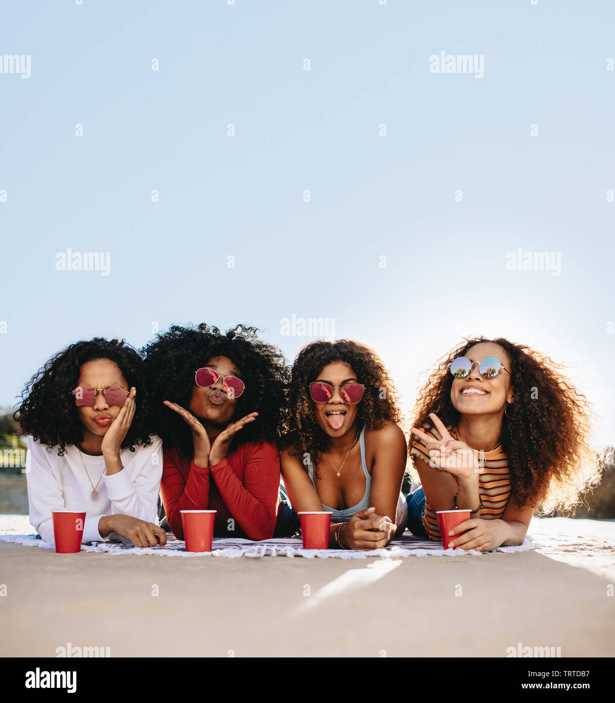 African american group women hi-res stock photography and images - Alamy