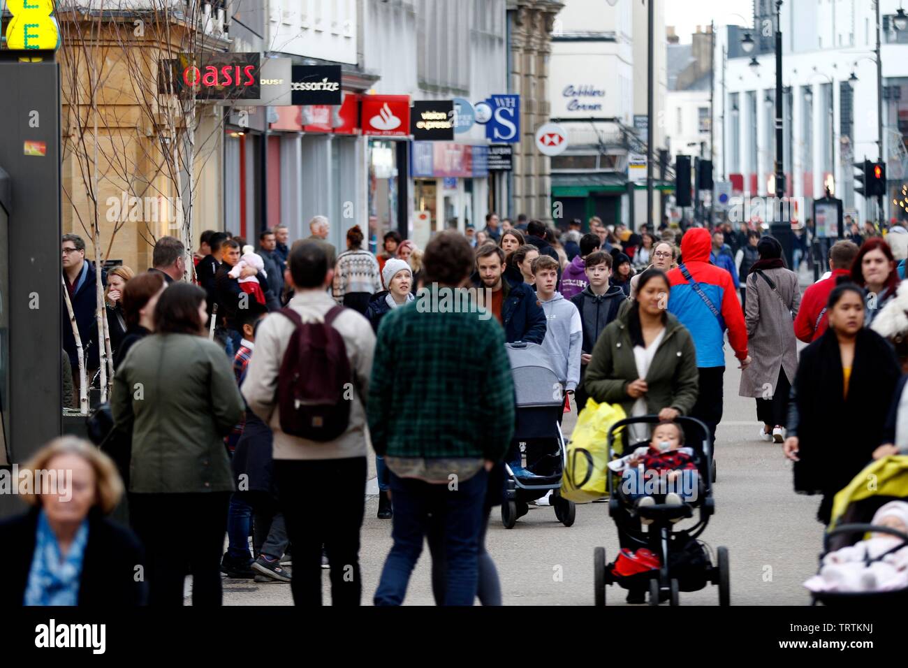 High Street, Cheltenham. Boxing Day sales and shoppers in Cheltenham. 26/12/2018  Picture by Andrew Higgins - Thousand Word Media, NO SALES, NO SYNDIC Stock Photo