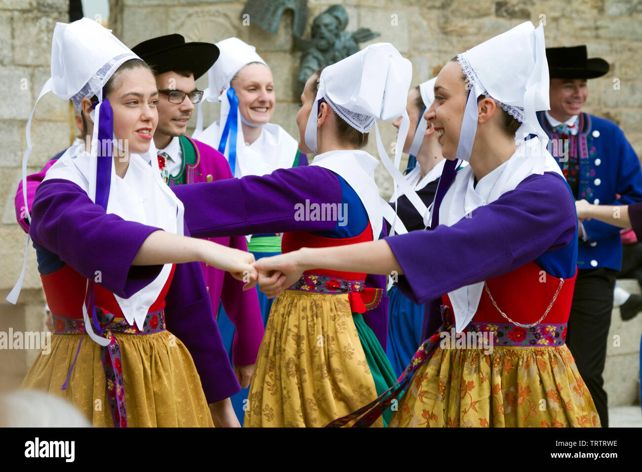 Dancers from Plougastel-Daoulas wearing the traditional costume . Plougastel  Daoulas.Finistère. Brittany. France Stock Photo - Alamy