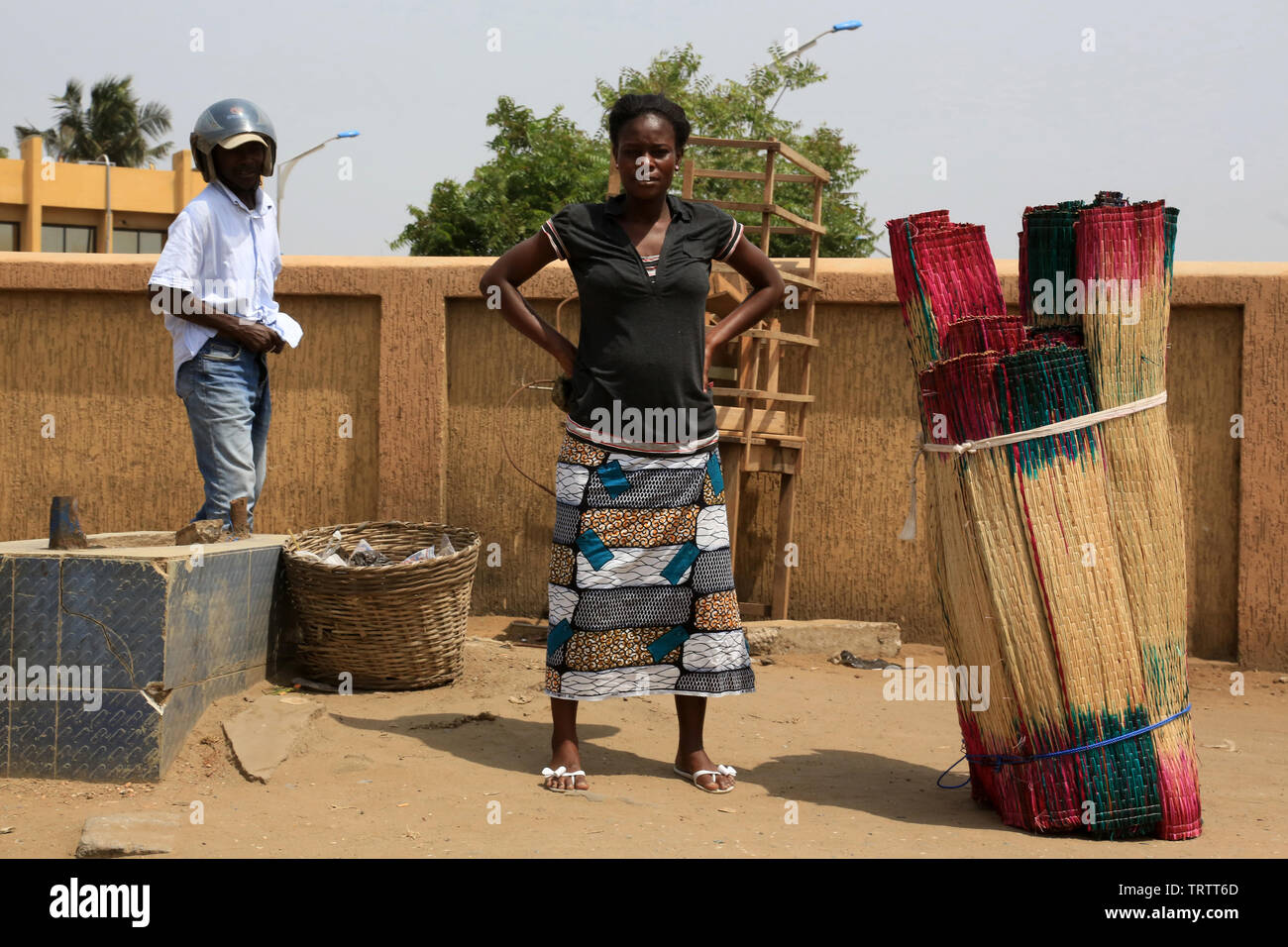 Vente de paillasse. Lomé. Togo. Afrique de l'Ouest. Stock Photo