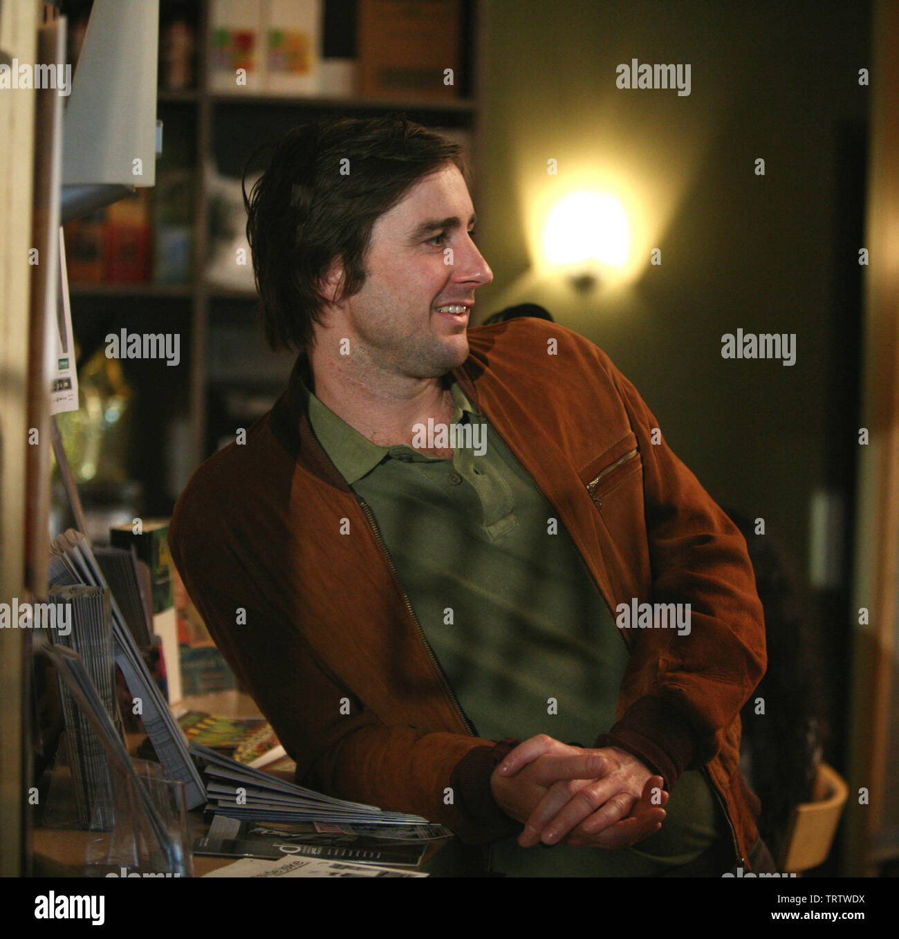 LUKE WILSON in YOU KILL ME (2007). Copyright: Editorial use only. No merchandising or book covers. This is a publicly distributed handout. Access rights only, no license of copyright provided. Only to be reproduced in conjunction with promotion of this film. Credit: BIPOLAR PICTURES/CAROL BAUM PRODUCTIONS/CODE ENTERTAINMENT/ / Album Stock Photo