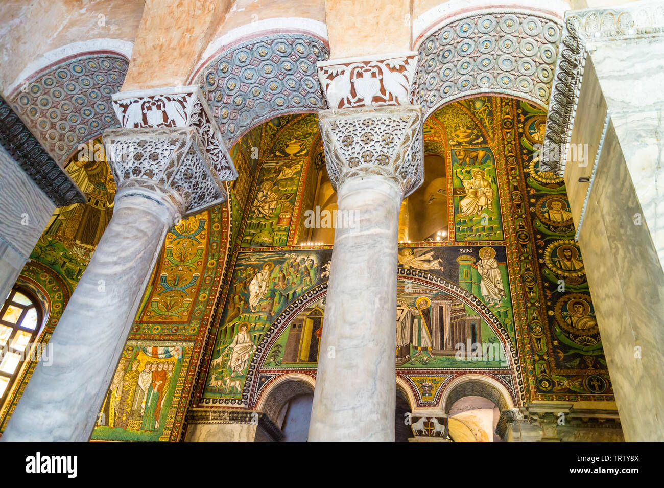 Byzantine pillars pierced capitals and mosaic, Basilica of San Vitale,  AD547, Mosaic Ravenna, Emilia-Romagna, Italy Stock Photo - Alamy, image size:1300x955