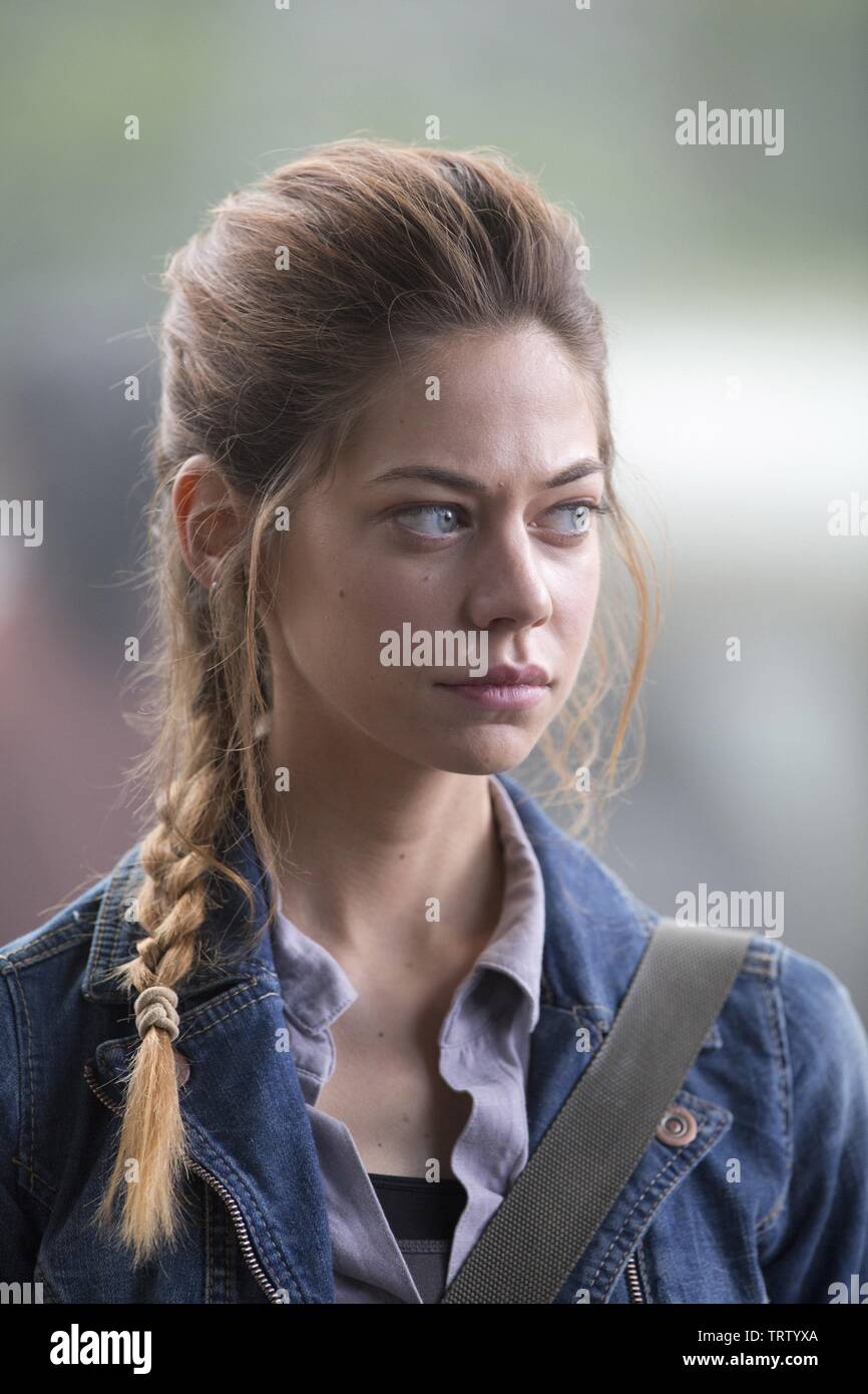 ANALEIGH TIPTON in WARM BODIES (2013). Copyright: Editorial use only. No merchandising or book covers. This is a publicly distributed handout. Access rights only, no license of copyright provided. Only to be reproduced in conjunction with promotion of this film. Credit: SUMMIT ENTERTAINMENT / Album Stock Photo