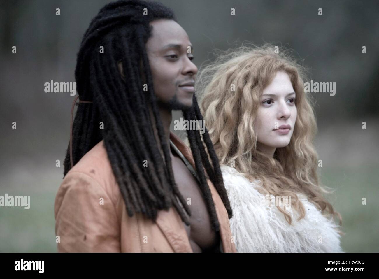 RACHELLE LEFEVRE and EDI GATHEGI in TWILIGHT (2008). Copyright: Editorial use only. No merchandising or book covers. This is a publicly distributed handout. Access rights only, no license of copyright provided. Only to be reproduced in conjunction with promotion of this film. Credit: IMPRINT ENTERTAINMENT/MAVERICK FILMS/SUMMIT ENTERTAINMENT/ / Album Stock Photo