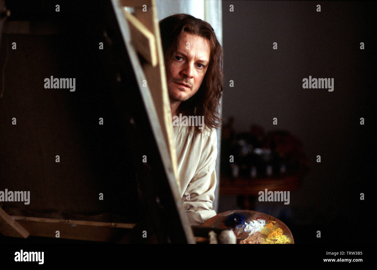 COLIN FIRTH in GIRL WITH A PEARL EARRING (2003). Copyright: Editorial use only. No merchandising or book covers. This is a publicly distributed handout. Access rights only, no license of copyright provided. Only to be reproduced in conjunction with promotion of this film. Credit: LIONS GATE FILMS / Album Stock Photo