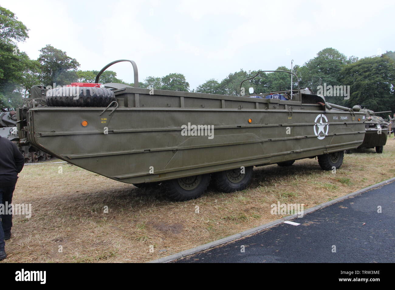 Pour Le 75ème anniversaire du Débarquement Colleville sur mer a exposé les chars du Musée de Saumur et fait présenter des manoeuvres de chars Stock Photo