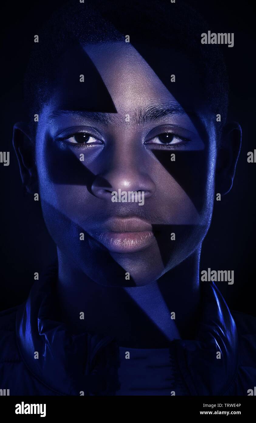 RJ CYLER in POWER RANGERS (2017). Copyright: Editorial use only. No merchandising or book covers. This is a publicly distributed handout. Access rights only, no license of copyright provided. Only to be reproduced in conjunction with promotion of this film. Credit: LIONSGATE/SABAN BRANDS/SABAN ENT/WALT DISNEY STUDIOS / Album Stock Photo