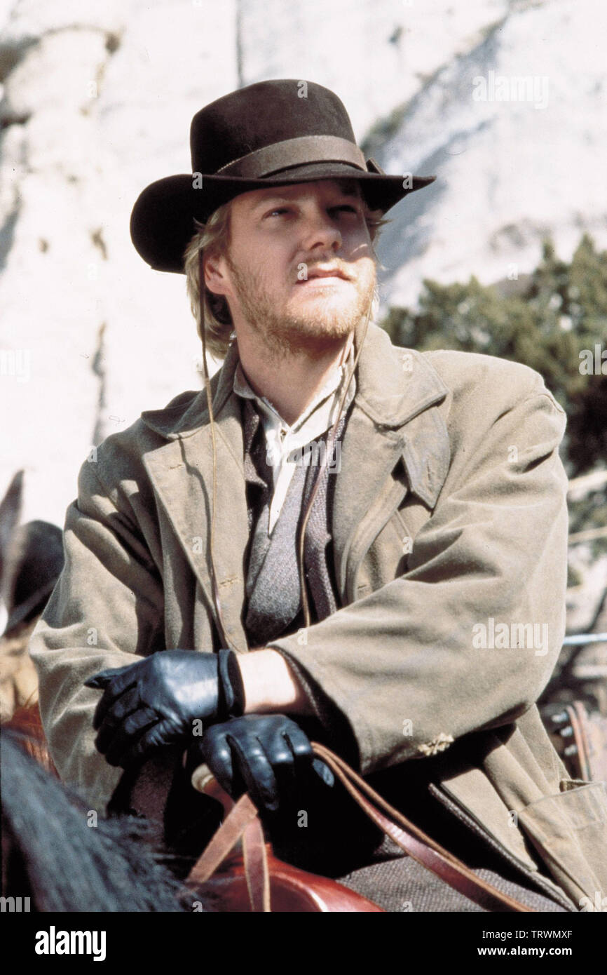 KIEFER SUTHERLAND in YOUNG GUNS II (1990). Copyright: Editorial use only. No merchandising or book covers. This is a publicly distributed handout. Access rights only, no license of copyright provided. Only to be reproduced in conjunction with promotion of this film. Credit: 20TH CENTURY FOX / GLASS, BEN / Album Stock Photo