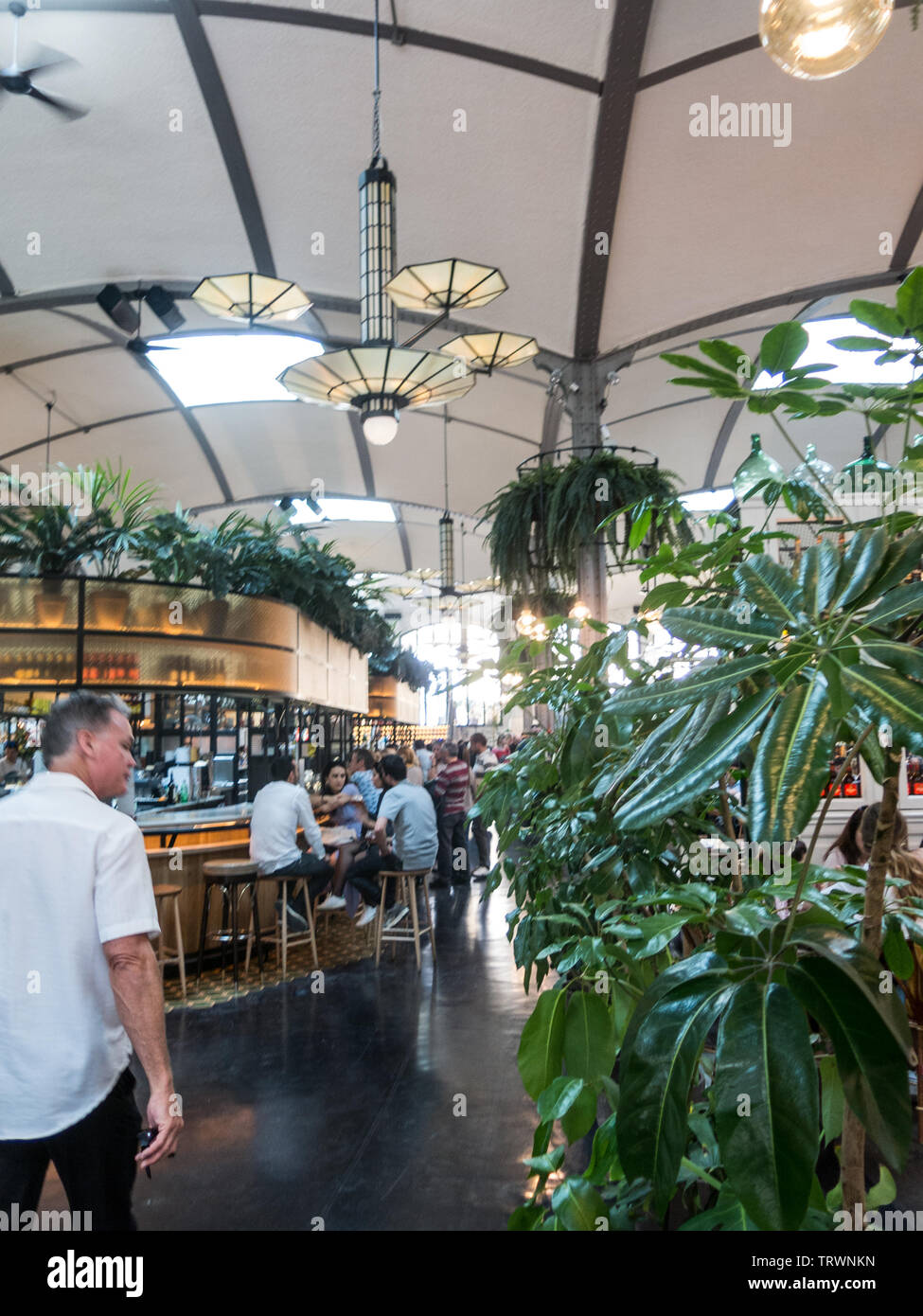 BARCELONA, SPAIN - APRIL 21, 2018: Historical galleries in the Paseo de gracia of Barcelona, where there are many bars and restaurants to eat all kind Stock Photo