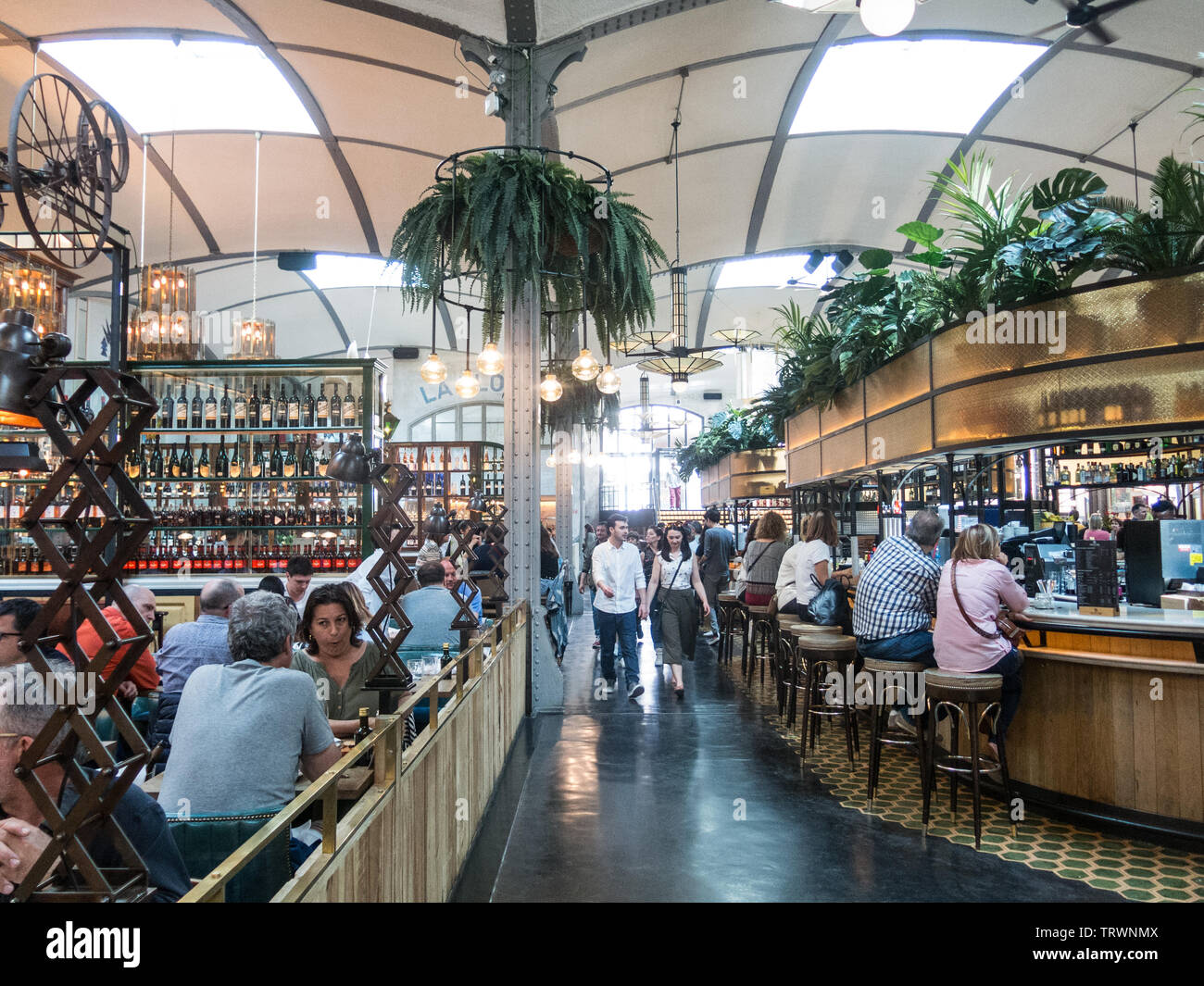 BARCELONA, SPAIN - APRIL 21, 2018: Historical galleries in the Paseo de gracia of Barcelona, where there are many bars and restaurants to eat all kind Stock Photo
