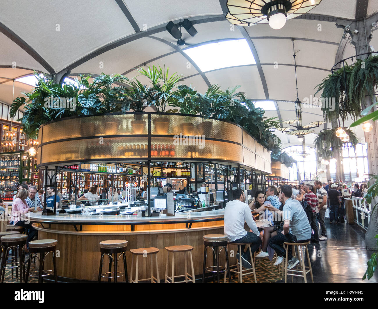 BARCELONA, SPAIN - APRIL 21, 2018: Historical galleries in the Paseo de gracia of Barcelona, where there are many bars and restaurants to eat all kind Stock Photo