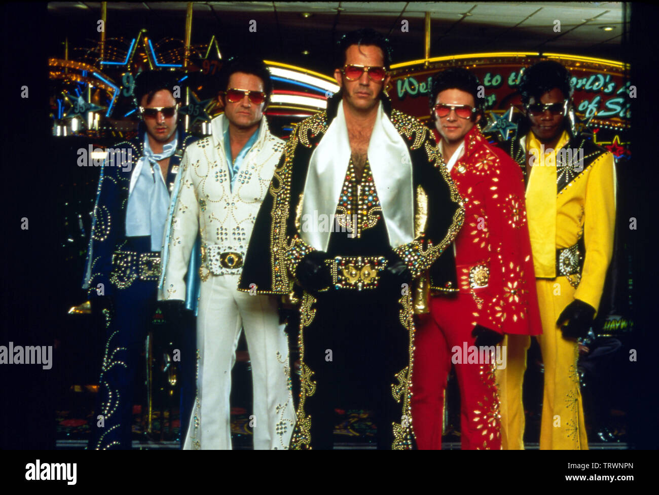 KURT RUSSELL , DAVID ARQUETTE , KEVIN COSTNER , CHRISTIAN SLATER and BOKEEM WOODBINE in 3000 MILES TO GRACELAND (2001). Copyright: Editorial use only. No merchandising or book covers. This is a publicly distributed handout. Access rights only, no license of copyright provided. Only to be reproduced in conjunction with promotion of this film. Credit: 3000MILES PROD/LIGHTONE ENT/FRANCHISE/MORGAN CREEK/WARNER / Album Stock Photo