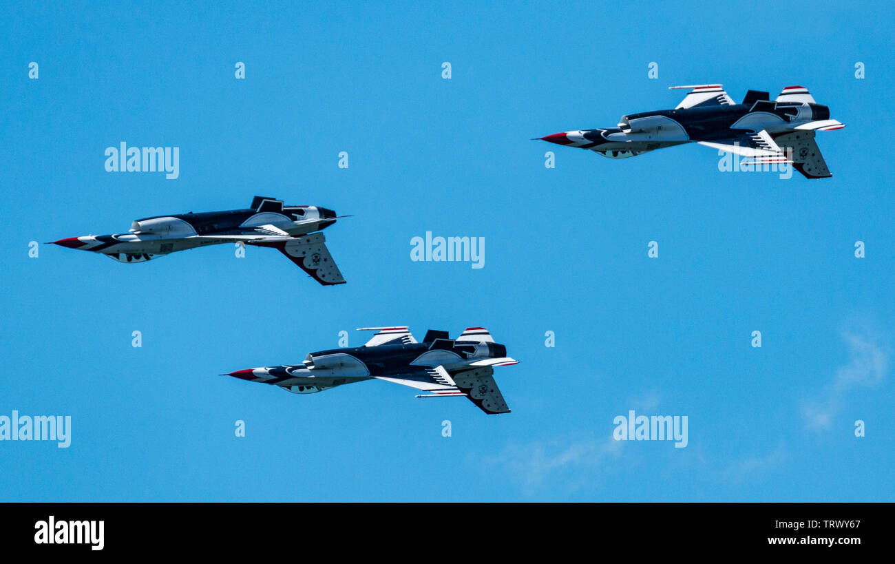 Wantagh, New York, USA - 24 May 2019: The USAF Thunderbirds flying upside down in diamond formation at Jones Beach free airshow. Stock Photo