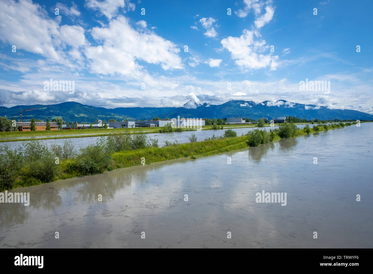 Überschwemmung und Hochwasser am Rhein Stock Photo