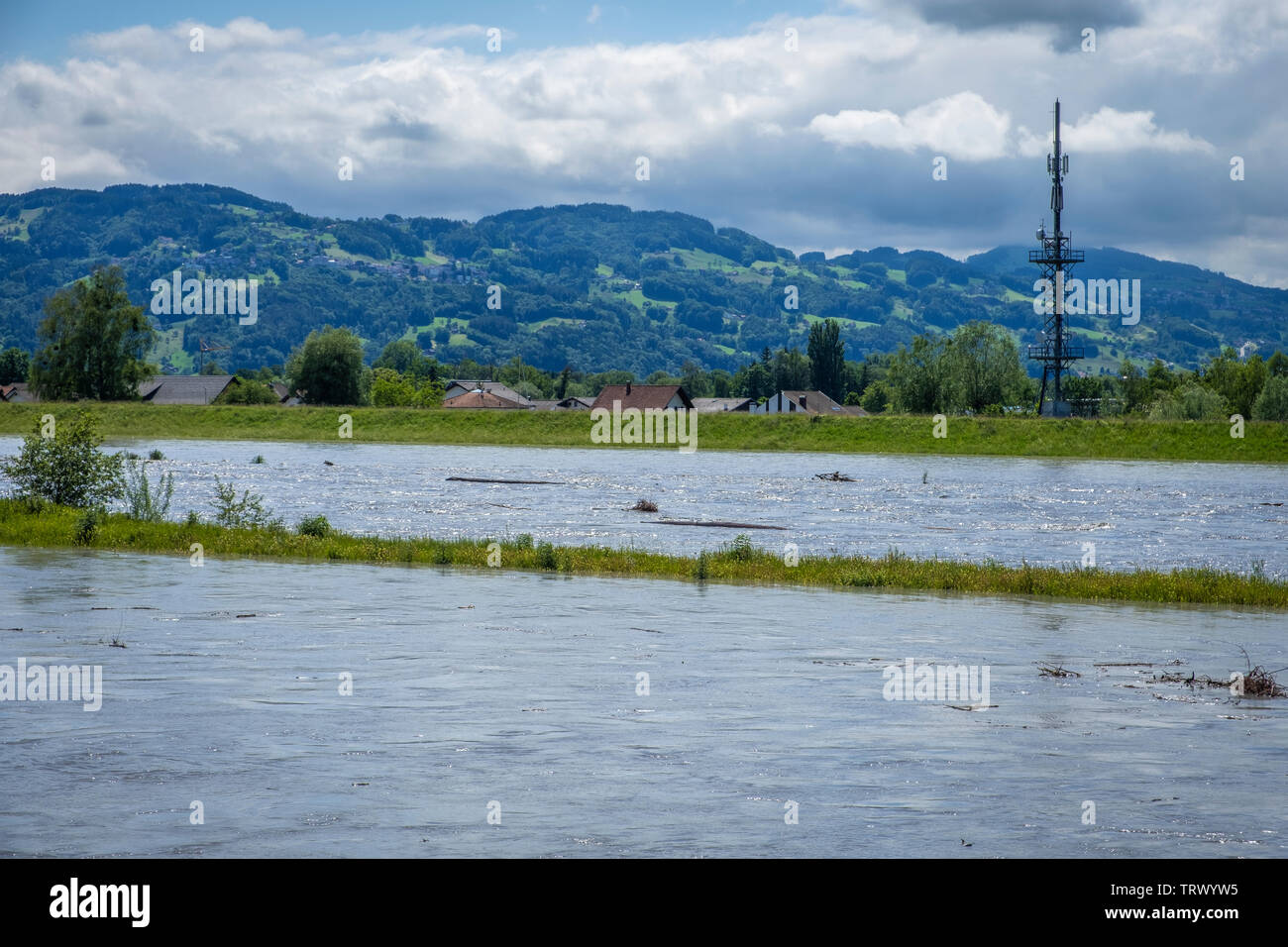 Überschwemmung und Hochwasser am Rhein Stock Photo