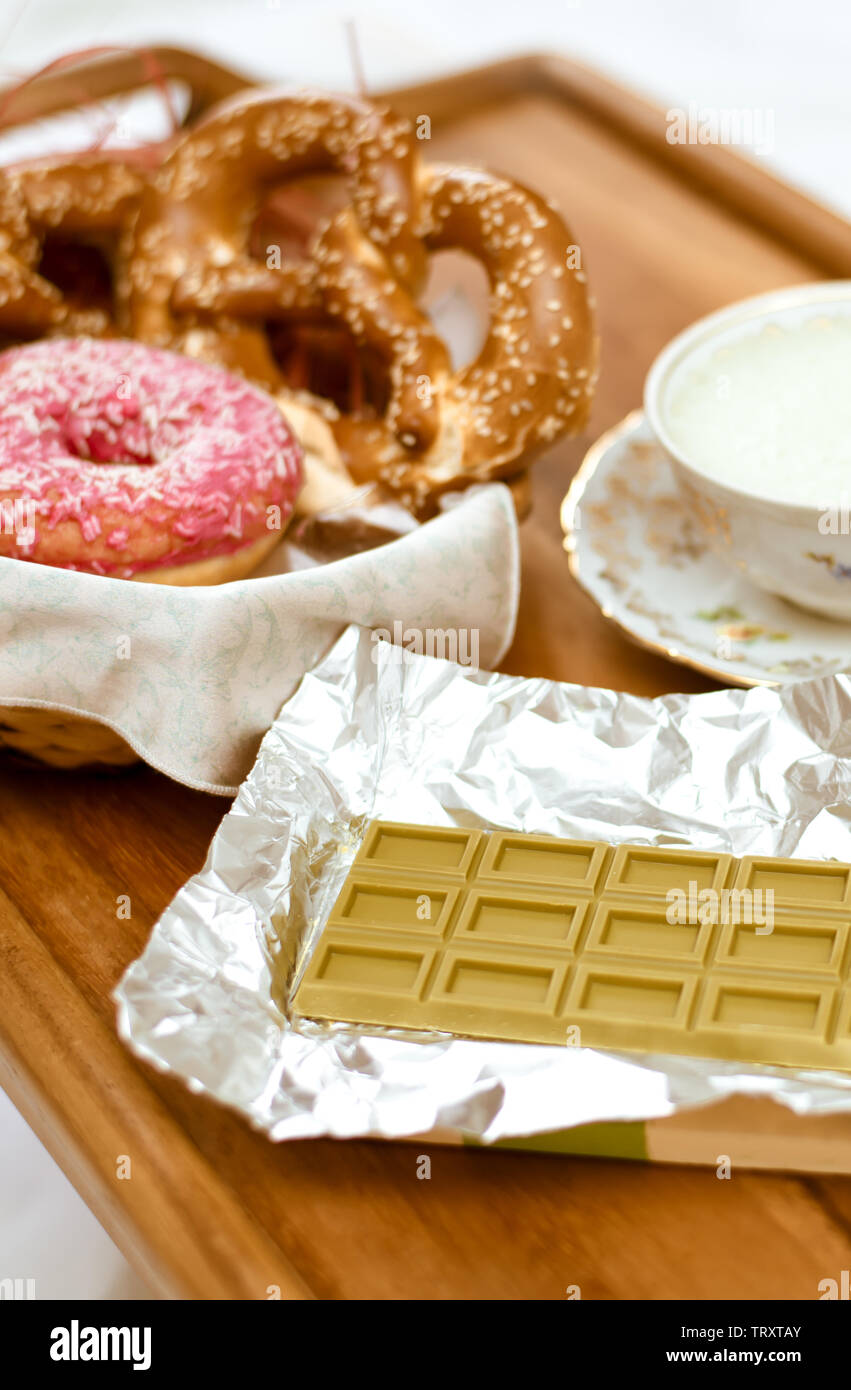 Antique chinese porcelain hi-res stock photography and images - Alamy