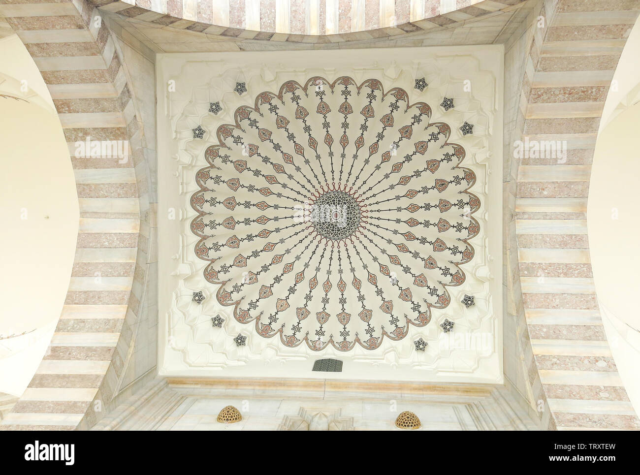 An interior view of Suleymaniye Mosque (Suleymaniye Camisi), Istanbul ...