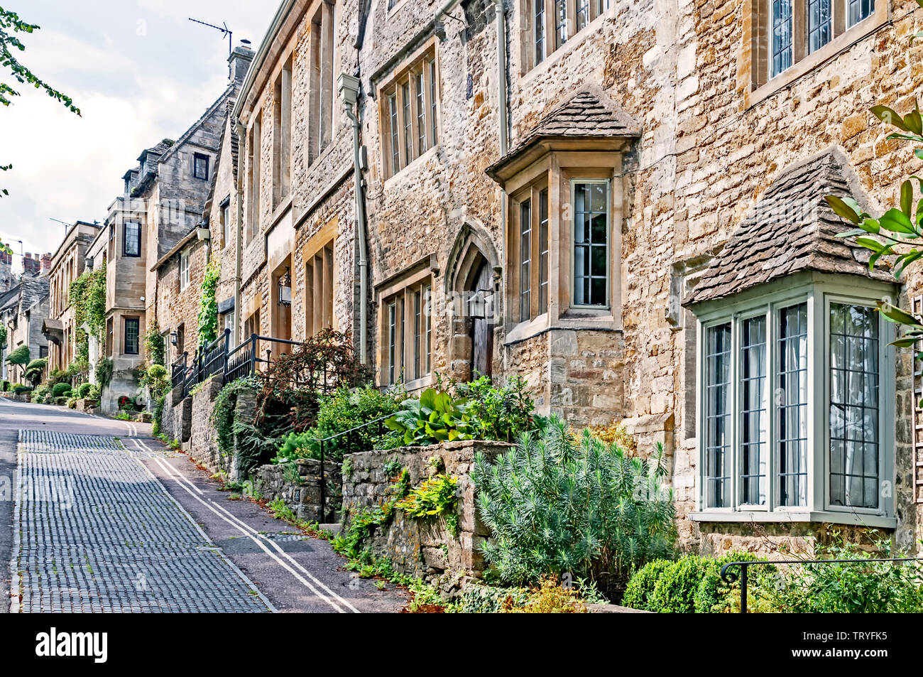 Burford (England, Cotswolds) High Street; Straße in Burford Stock Photo