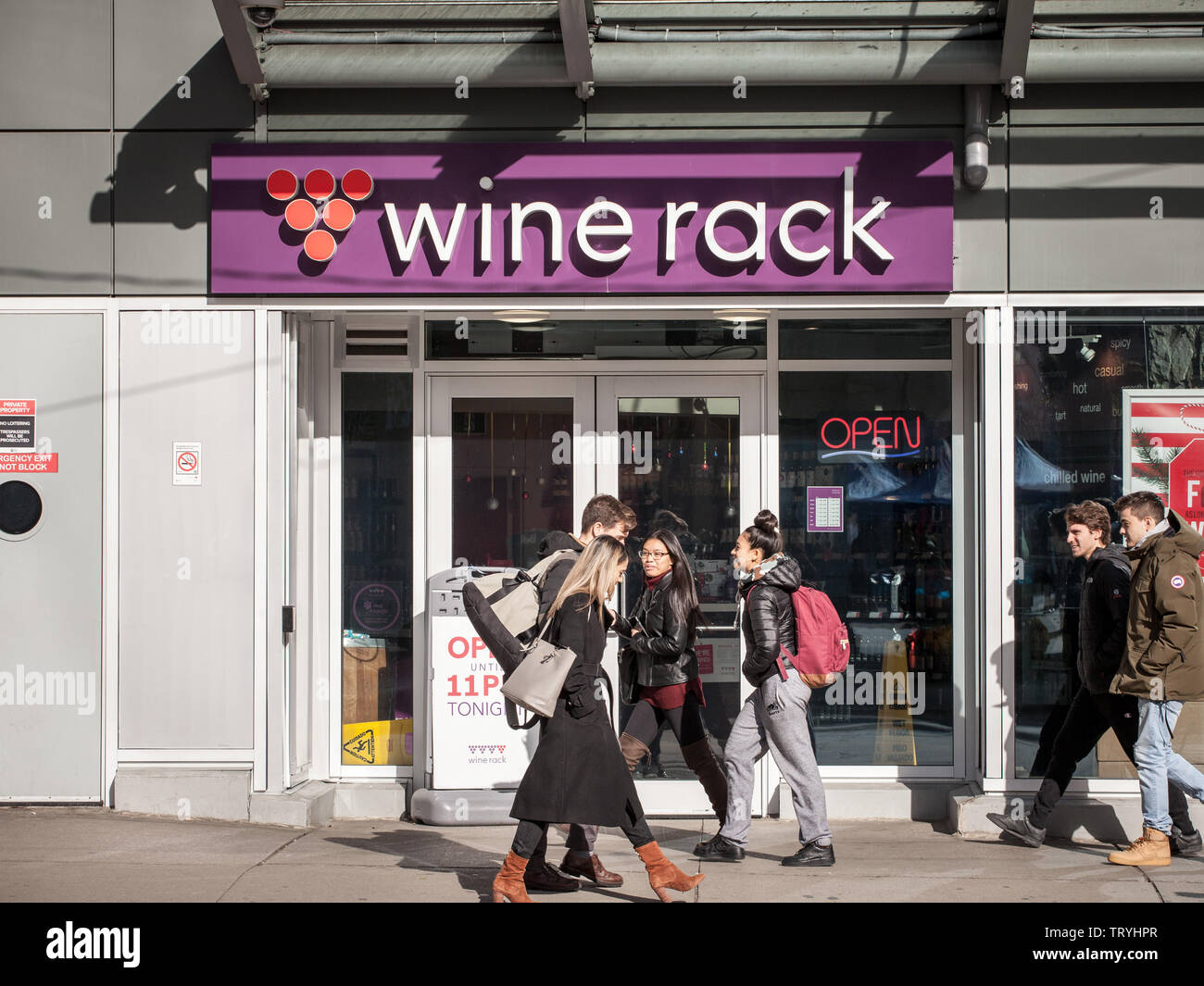 Wine rack logo hires stock photography and images Alamy
