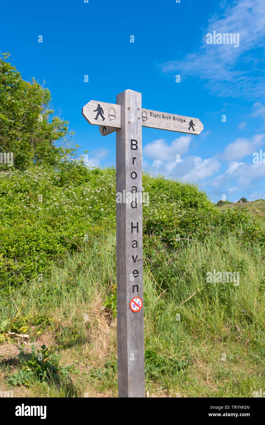 Haven holiday park uk sign hi-res stock photography and images - Alamy