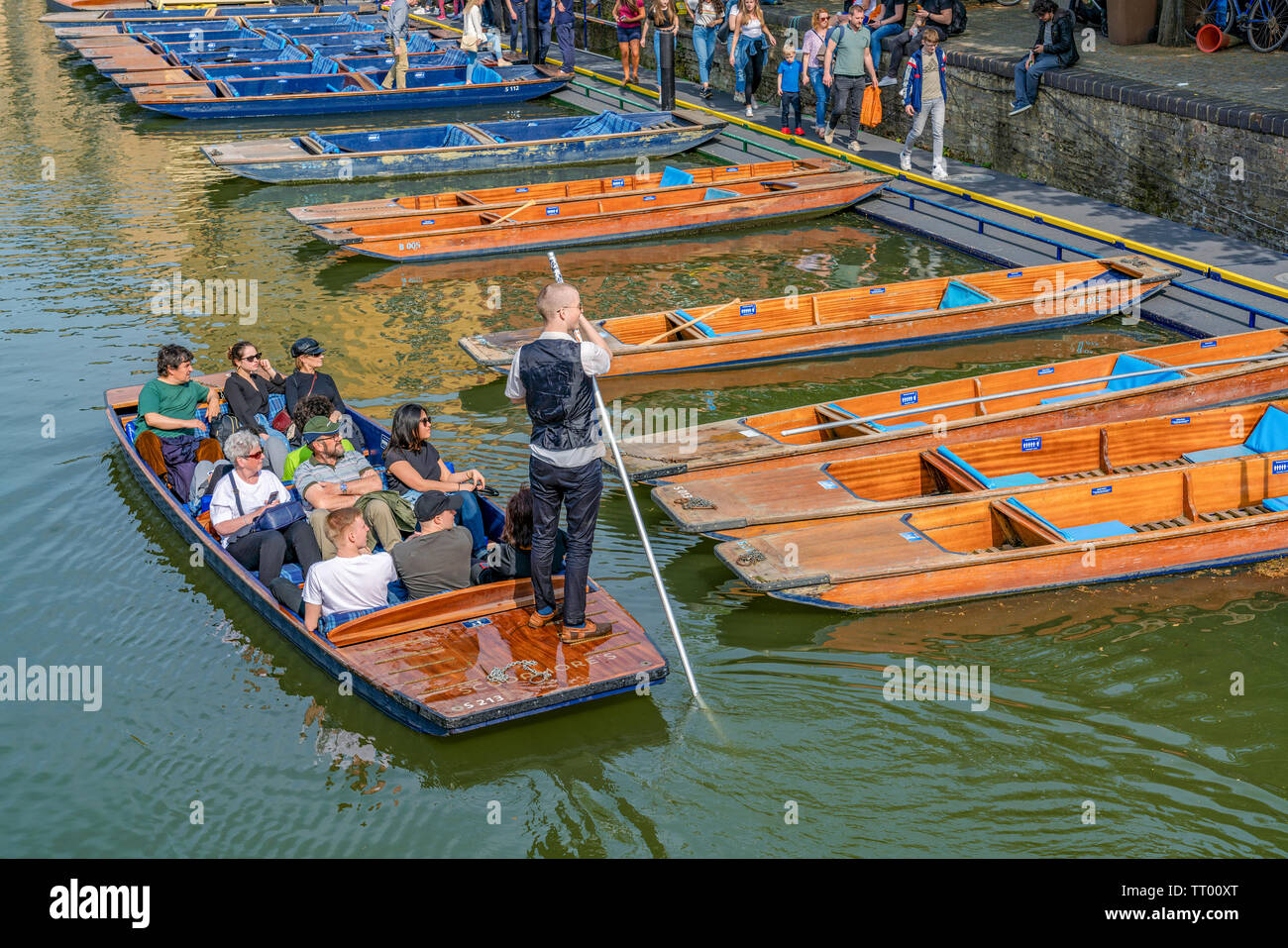 CAMBRIDGE, UNITED KINGDOM - APRIL 18: View of a traditional Punt boat giving a tour along the River Cam on April 18, 2019 Stock Photo