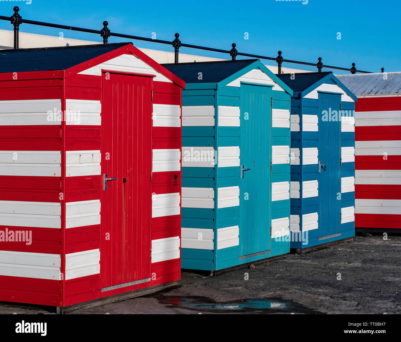 Coloured huts in north berwick hi-res stock photography and images - Alamy