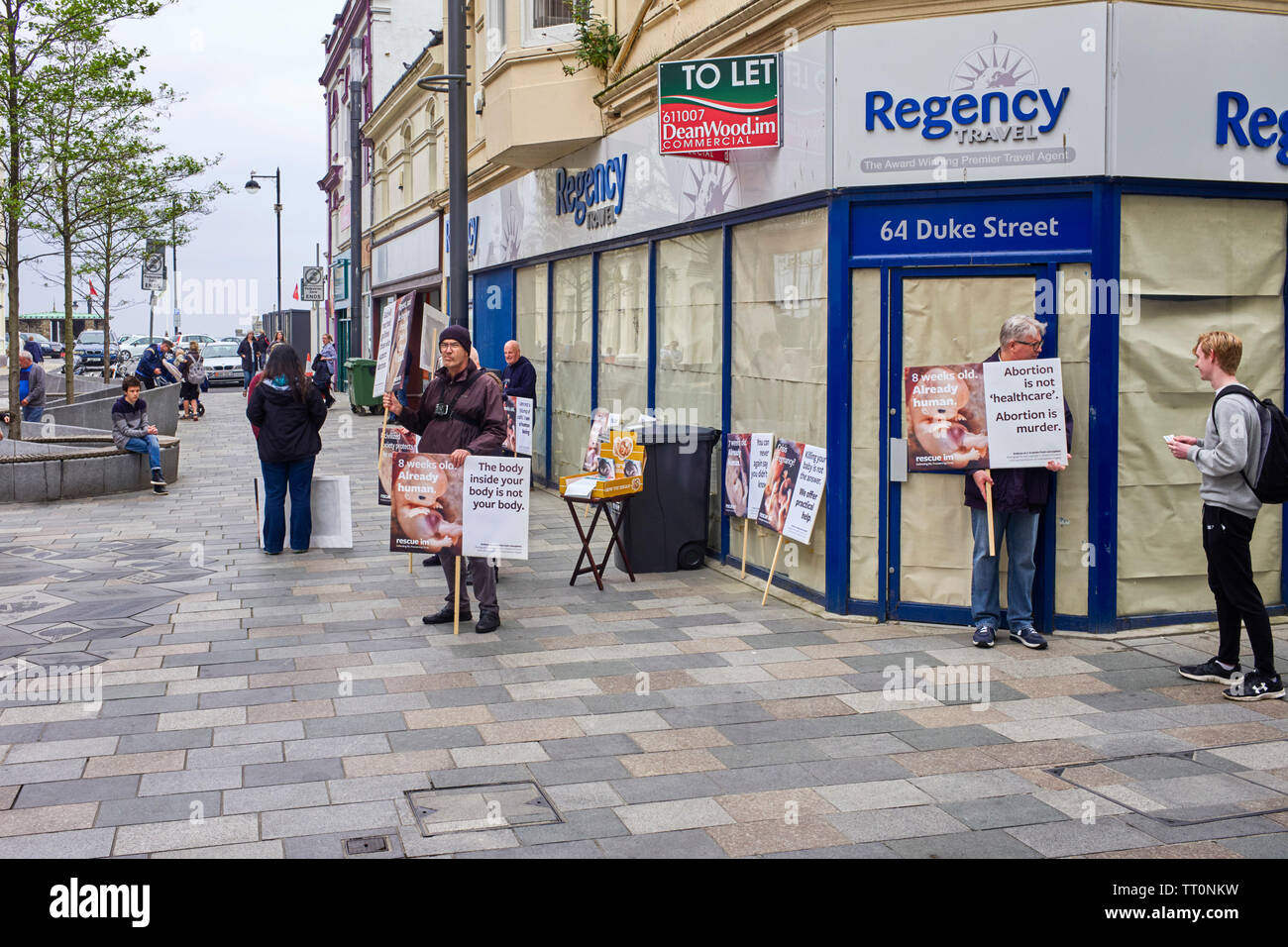 Anti abortion protesters in Strand Street Douglas Stock Photo