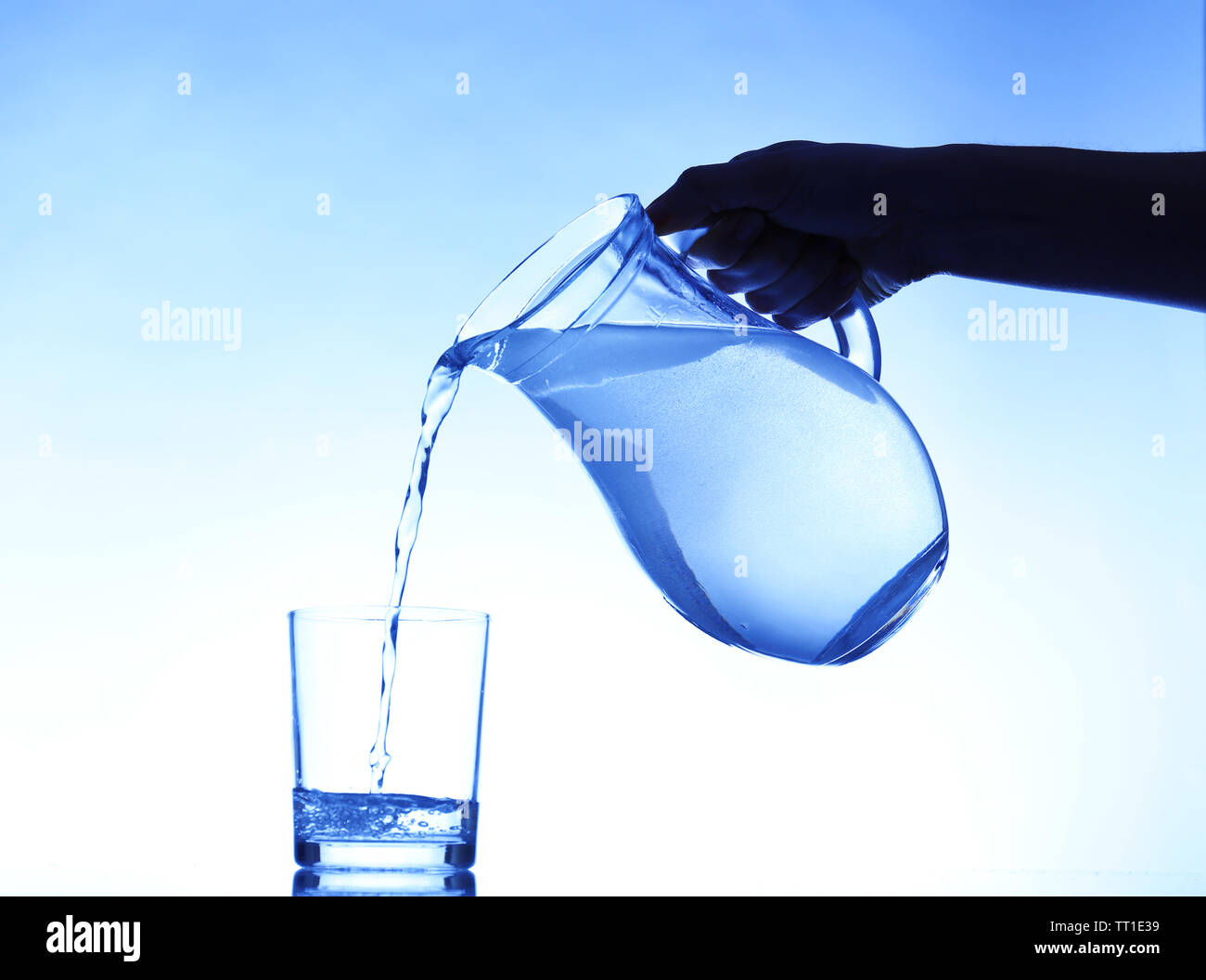 Paris, France - May 2, 2023: A person holds a Philips Water Solutions water  filter with X-Clean particles from coconut and coal, delivering crisp and  pure tasting water Stock Photo - Alamy