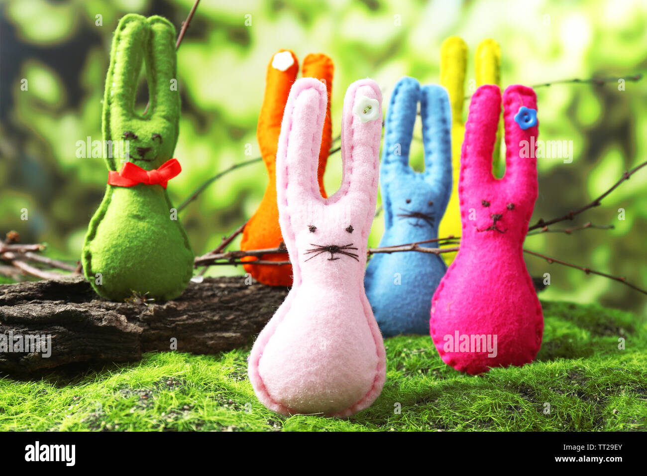 Rabbits on the grass hi-res stock photography and images - Alamy