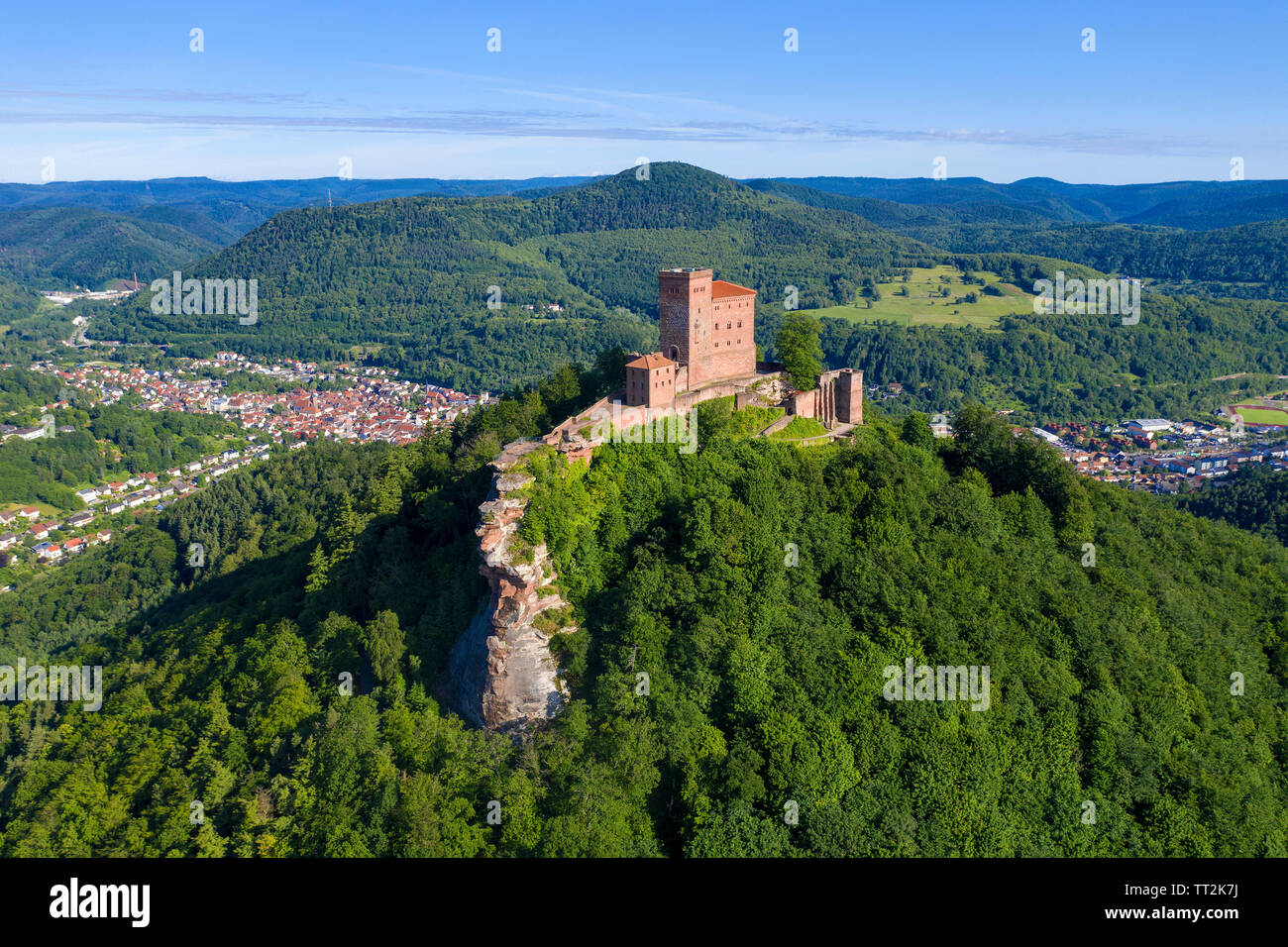 Aerial view of the Imperial castle Trifels, where Richard the Lionheart was imprisoned,  Annweiler at Trifels, Rhineland-Palatinate, Germany Stock Photo