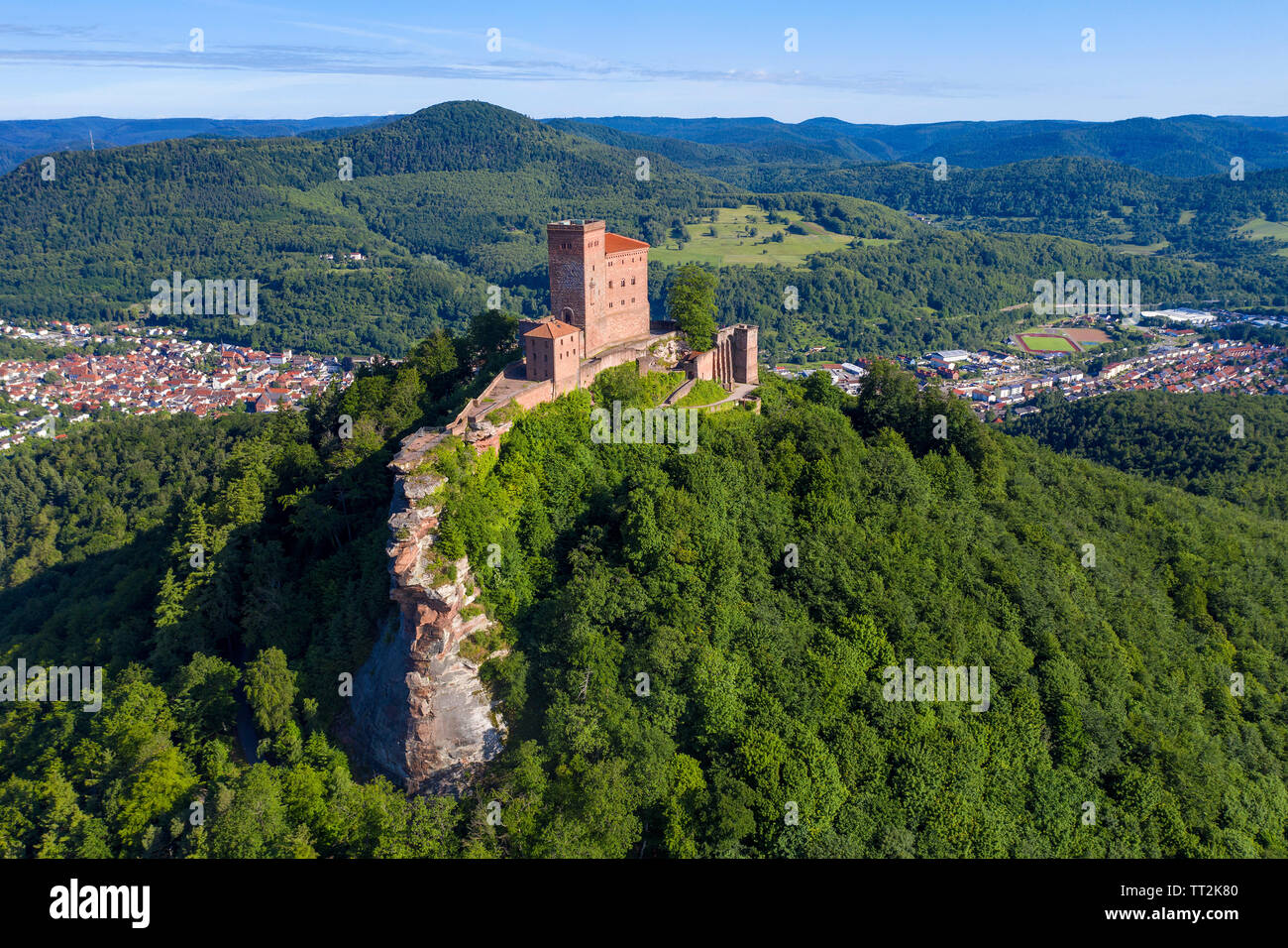 Aerial view of the Imperial castle Trifels, where Richard the Lionheart was imprisoned,  Annweiler at Trifels, Rhineland-Palatinate, Germany Stock Photo