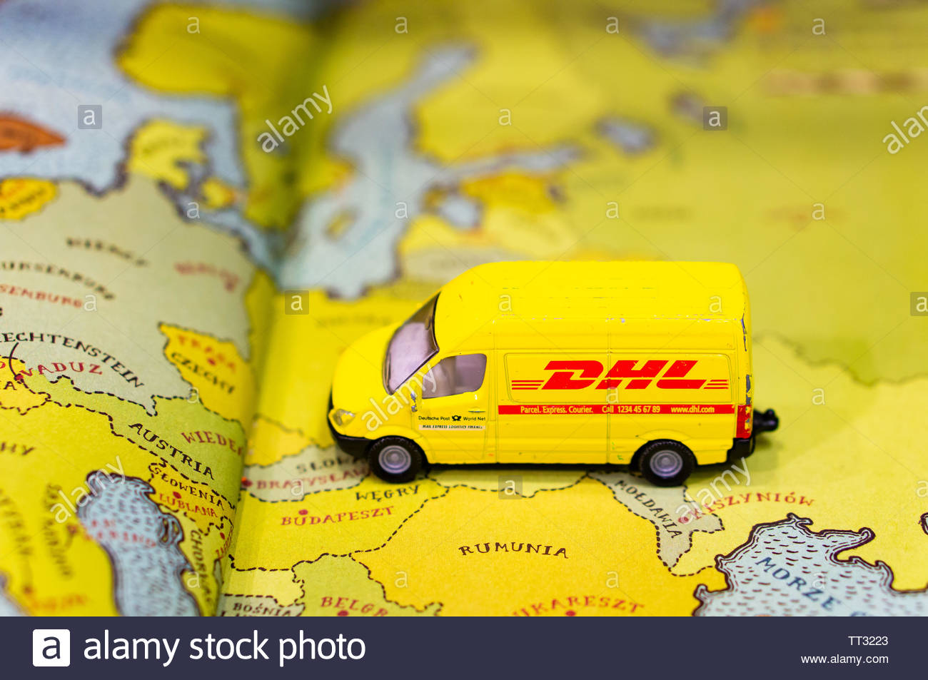 dhl van toy