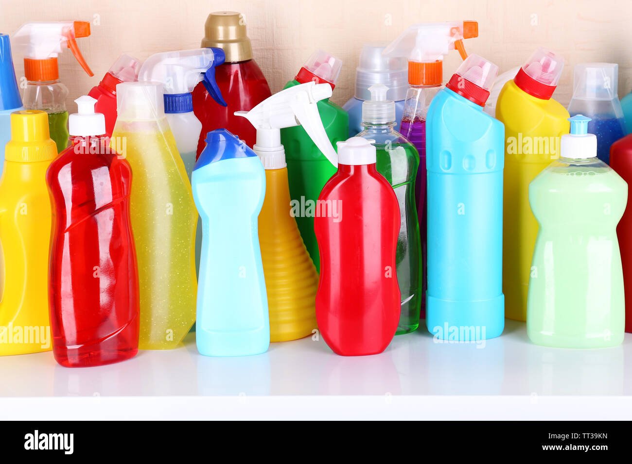 Household cleaning products shelf hires stock photography and images