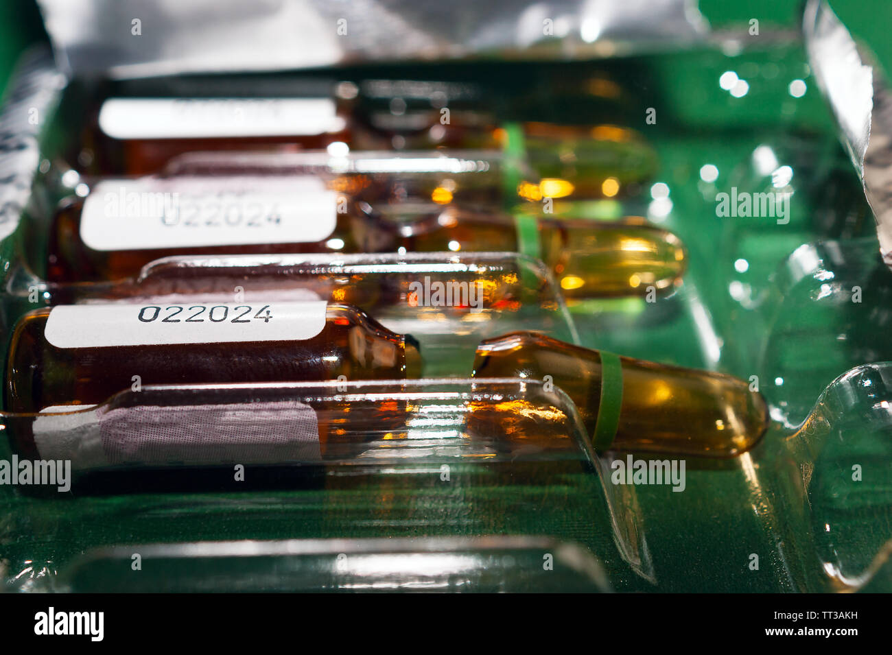 Empty ampoule hires stock photography and images Alamy