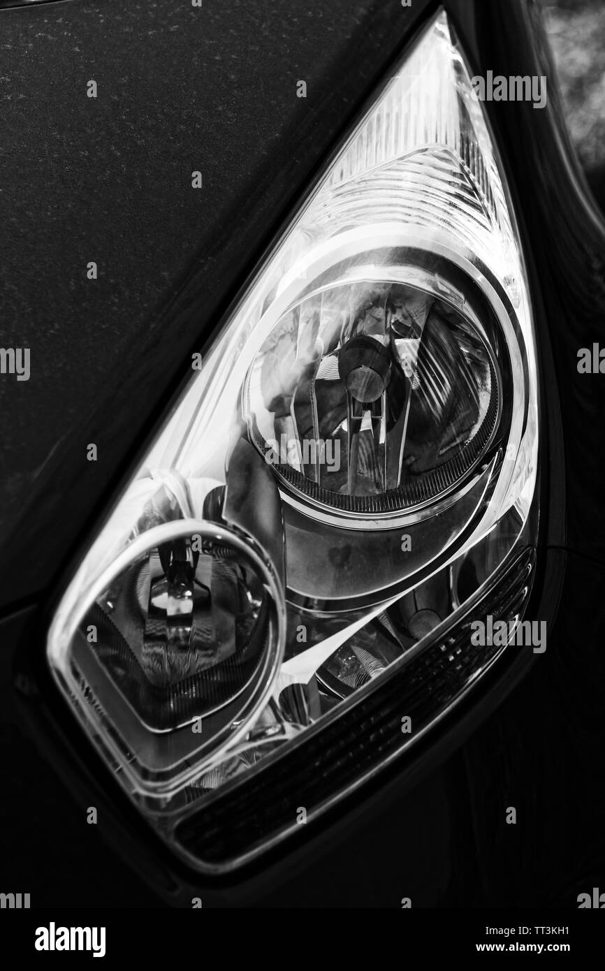 Kia car headlight hires stock photography and images Alamy