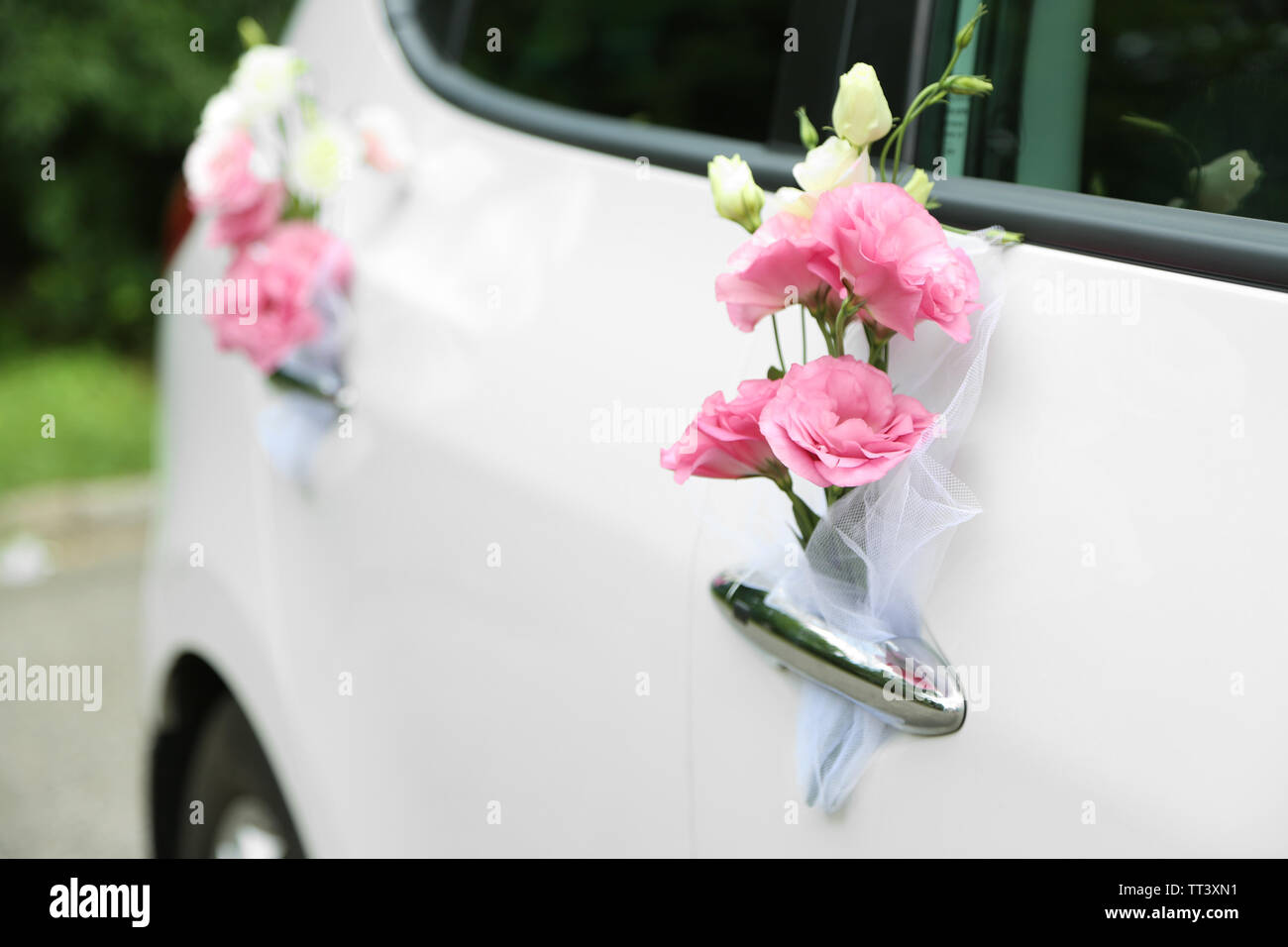 Wedding car flower decoration hi-res stock photography and images - Page 13  - Alamy