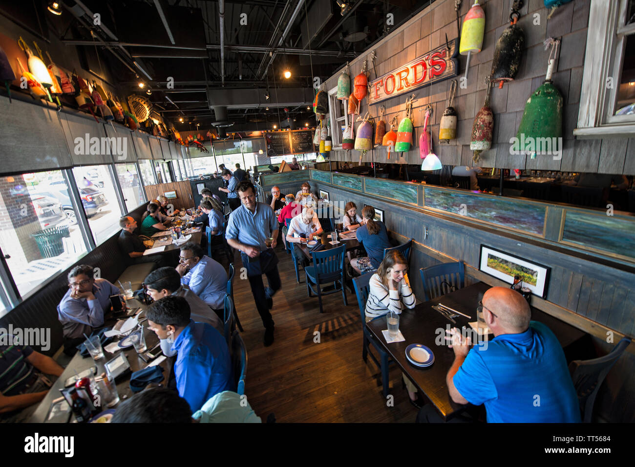 UNITED STATES - July 18, 2016: Lunch time at Ford’s Fish Shack in Ashburn. They were voted by Loudoun Now readers as favorite seafood restaurant in Lo Stock Photo