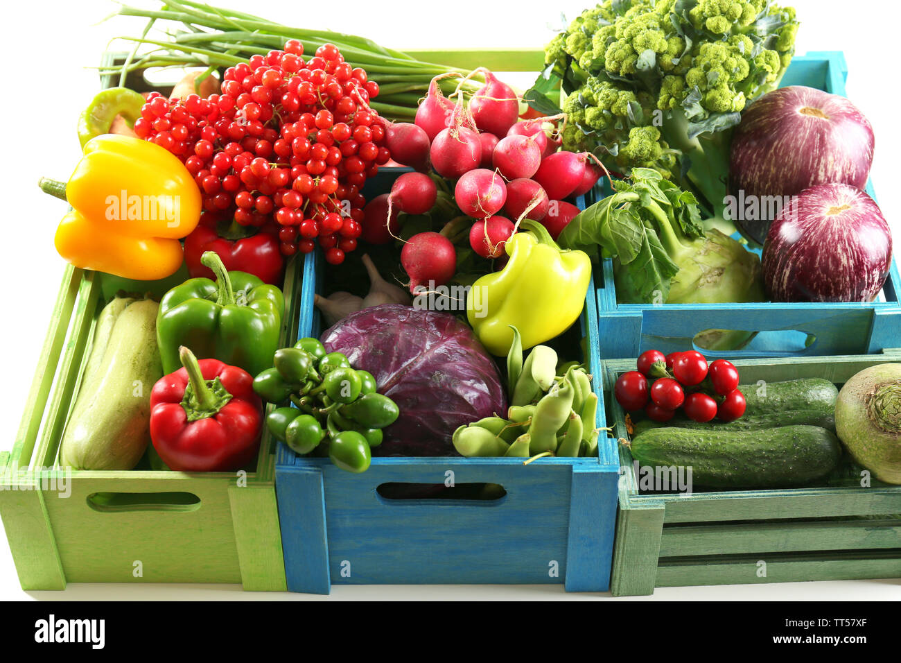 Fresh organic vegetables in wooden boxes, close up Stock Photo - Alamy