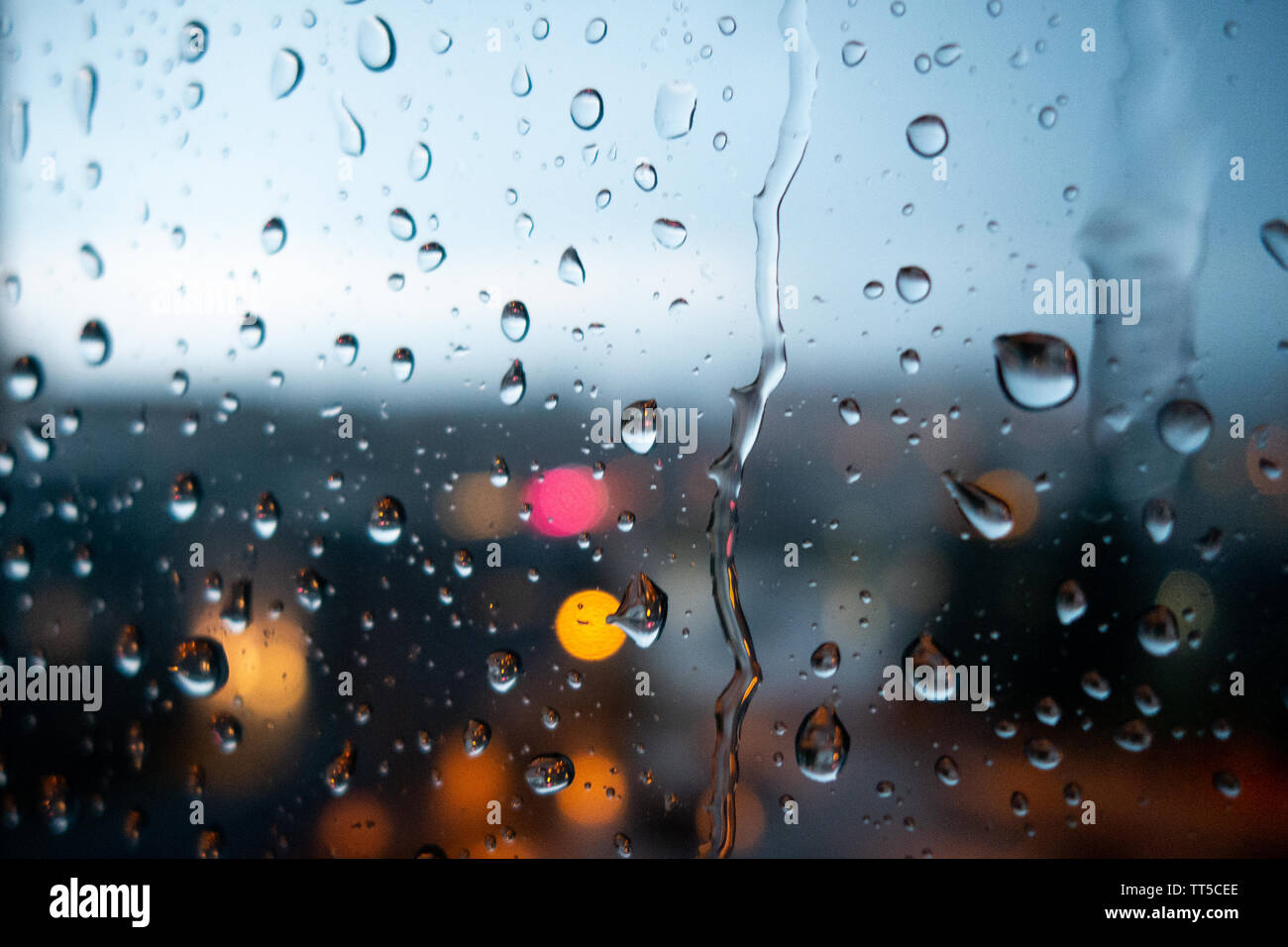 Rain raining windshield hi-res stock photography and images - Alamy