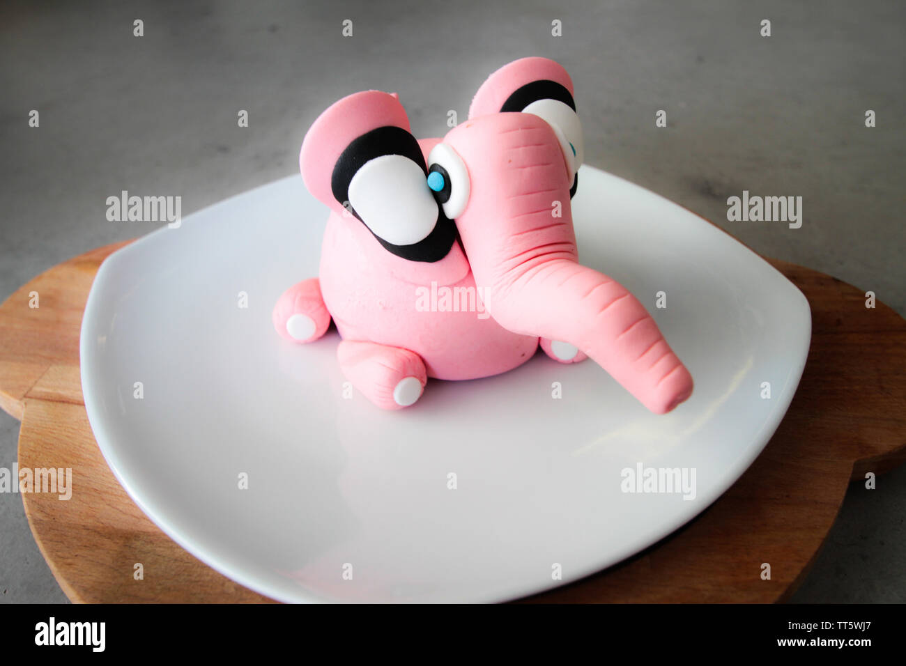 Birthday Cake Elephant High Resolution Stock Photography And Images Alamy