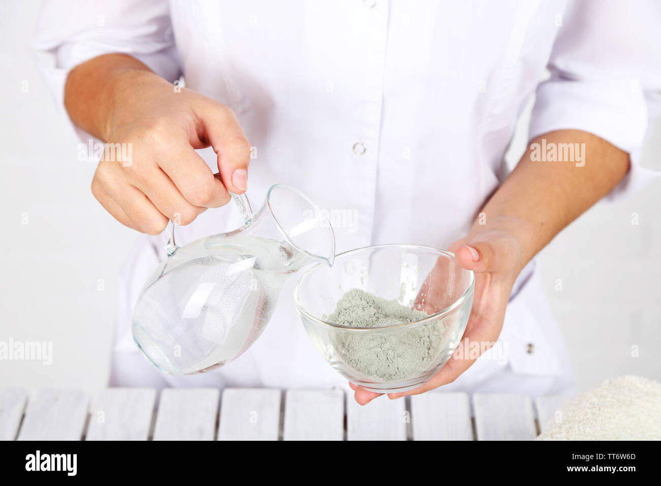 Beautician makes mask woman hi-res stock photography and images - Alamy