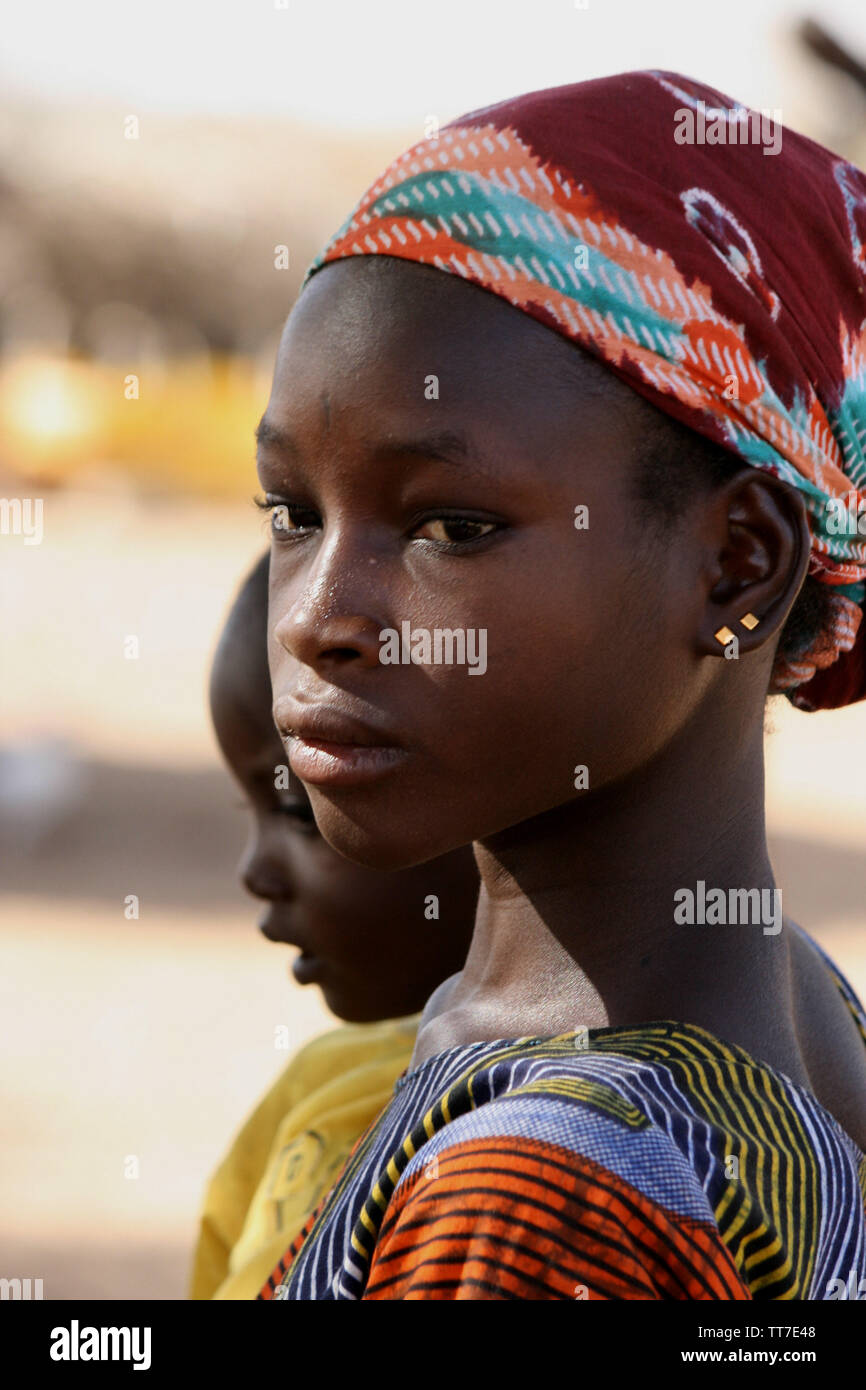 Portraits of young women in Senegal, in a village near Senegal river Stock  Photo - Alamy