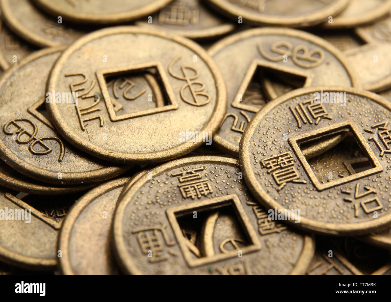Feng shui coins hi-res stock photography and images - Alamy