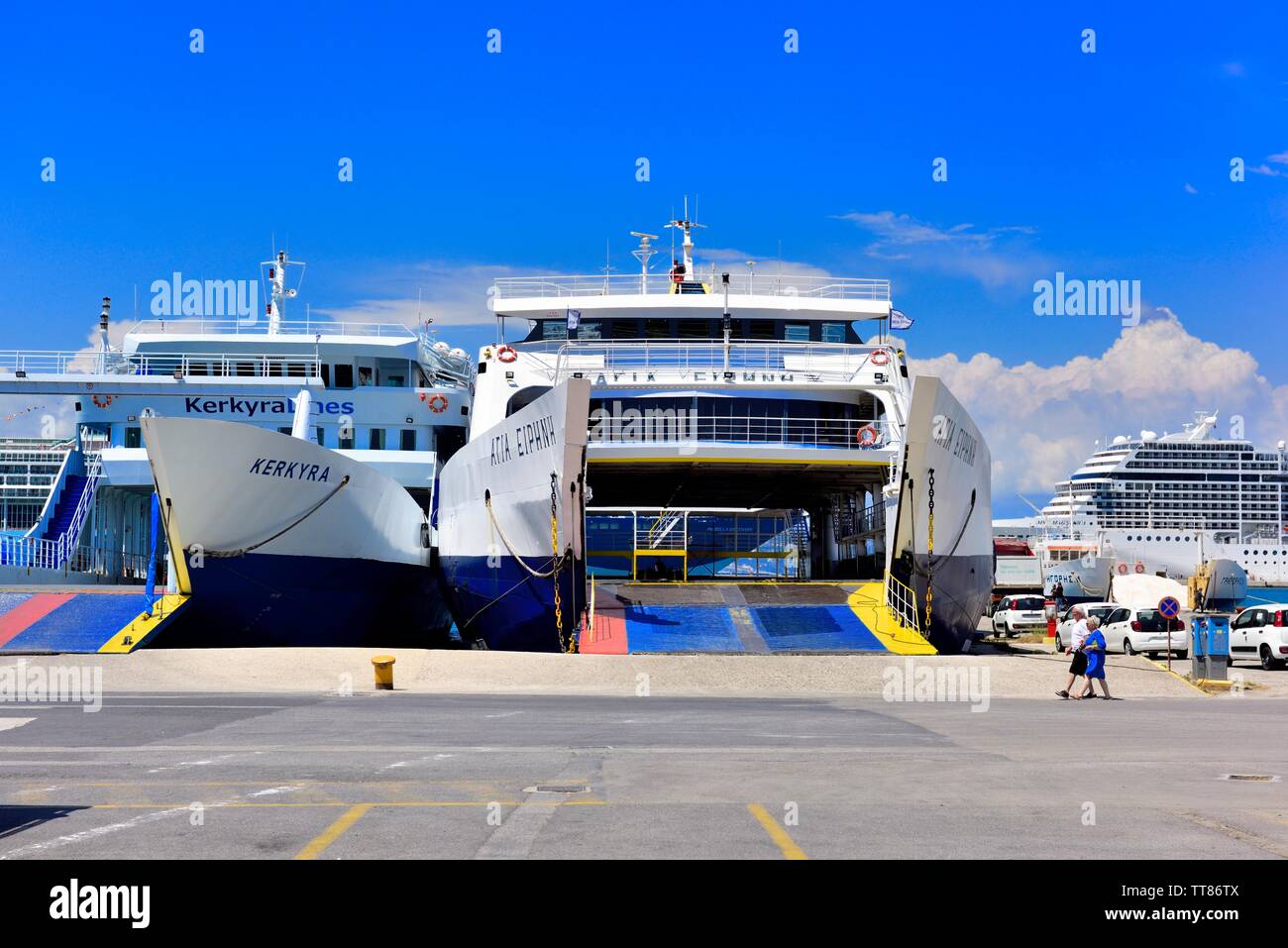 Car ferries waiting to load hires stock photography and images Alamy